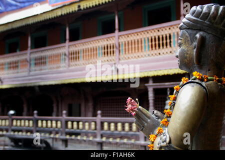 All'interno del tempio d'oro di Kathmandu Foto Stock