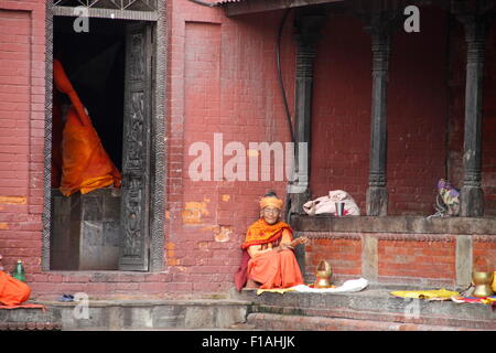 Le donne sante nel tempio di Pashupatinath, Kathmandu, Nepal Foto Stock