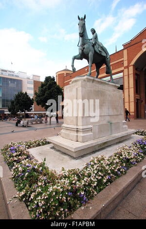 La Lady Godiva statua in Coventry City Centre West Midlans, England Regno Unito GB UE Foto Stock