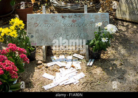 Tomba del cantante francese Serge Gainsbourg, cimitero di Montparnasse Foto Stock