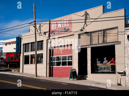 Hi-Wire birreria, un popolare ristorante bar birreria, in Asheville Carolina del Nord Foto Stock