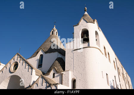 Chiesa plasmata trulli di Alberobello Foto Stock