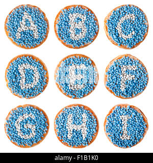 "Beschuit met muisjes', un tradizionale trattamento per festeggiare la nascita di un bambino nei Paesi Bassi. Blu per un ragazzo. Foto Stock