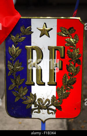 République Française rf shield sul memoriale di guerra Foto Stock