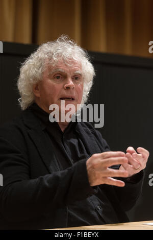 Berlino, Germania, Sir Simon Rattle, direttore principale della Filarmonica di Berlino Foto Stock