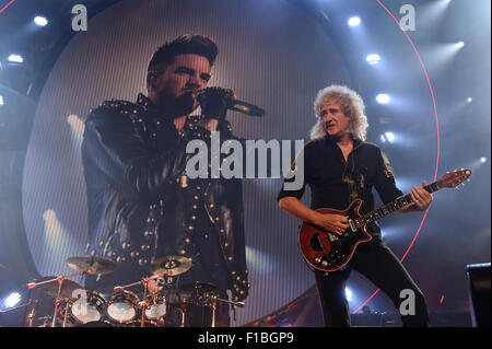 Berlino, Germania, concerto Queen + Adam Lambert alla O2 World Foto Stock