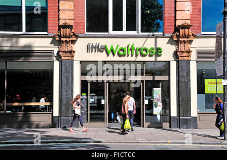 Londra, Inghilterra, Regno Unito. Little Waitrose shop, Tottenham Court Road Foto Stock