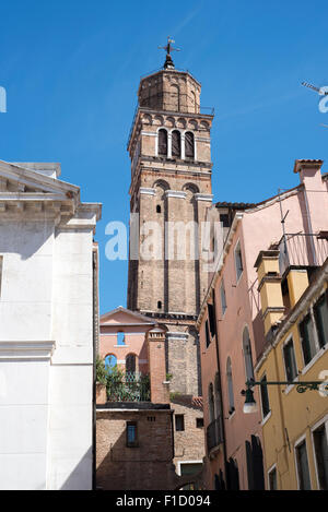 Campo e Chiesa di San Maurizio Venezia, Italia, torre pendente Foto Stock