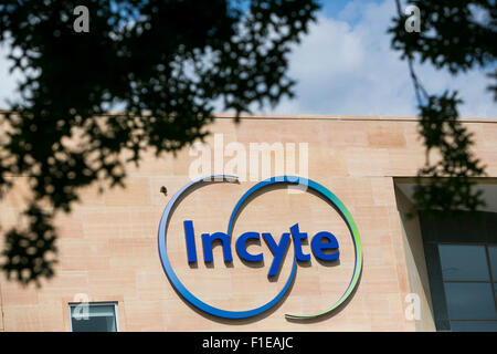 Un logo segno al di fuori della sede della Incyte Corporation in Wilmington, Delaware il 29 agosto 2015. Foto Stock