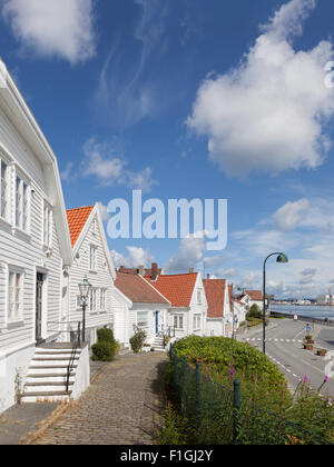 Vista la tradizionale norvegese bianco case di legno in Stavanger, Norvegia. Foto Stock