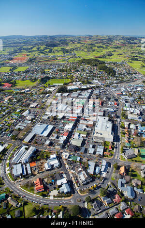 Pukekohe Town Center, South Auckland, Isola del nord, Nuova Zelanda - aerial Foto Stock