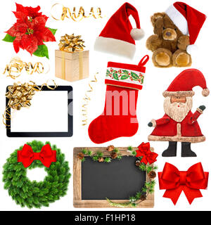 Decorazione di Natale oggetti isolati su sfondo bianco. Babbo Natale hat, calza rossa confezione regalo, tablet pc con golden ribbon bow, Foto Stock