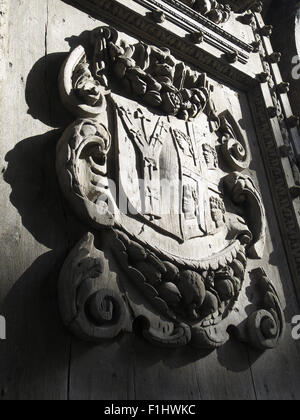 Intaglio del legno in ingresso alla Cattedrale di Canterbury, nel Kent Foto Stock