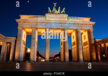 Pariser Platz mit dem Brandenburger Tor, Berlin-Mitte. Foto Stock
