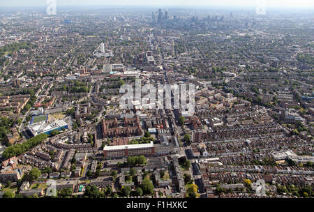 Vista aerea guardando a sud lungo la A10 road a Stoke Newington, Hackney, Londra, Regno Unito Foto Stock