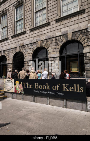 L'entrata dell'alloggiamento della libreria il Libro di Kells nel Trinity College di Dublino, Irlanda. Foto Stock