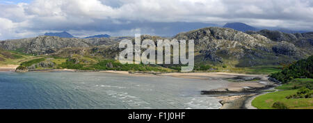 Gruinard Bay e un Teallach in northwestern Ross and Cromarty, Highlands scozzesi, Scotland, Regno Unito Foto Stock