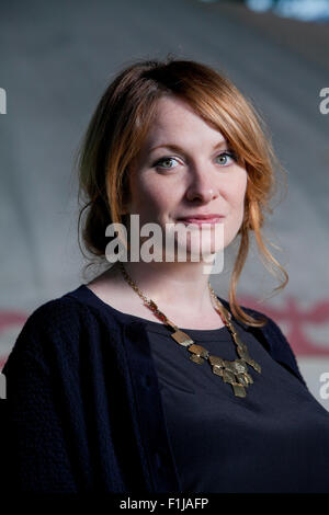 Kirsten Innes, Scottish autore e giornalista, all'Edinburgh International Book Festival 2015. Edimburgo, Scozia. 15 Agosto 2015 Foto Stock