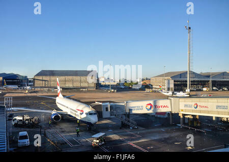 British Airways (Comair) Boeing 737-800 a O.R.Tambo Aeroporto Internazionale di Johannesburg Gauteng, Repubblica del Sud Africa Foto Stock