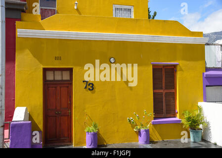 Casa colorati di Cape Malay Bo-Kaap distretto, Chiappini Street, Città del Capo, Provincia del Capo occidentale, Repubblica del Sud Africa Foto Stock