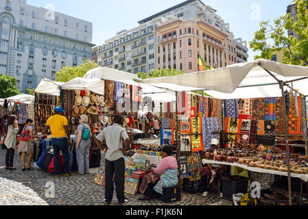 Le bancarelle del mercato in Green Market Square, C.B.D, Cape Town, Provincia del Capo occidentale, Repubblica del Sud Africa Foto Stock