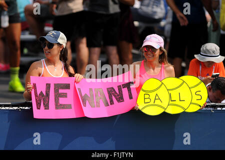 New York City, NY, STATI UNITI D'AMERICA. 02Sep, 2015. Illustrazione durante il 2015 U.S. Aprire i campionati di tennis presso l'USTA Billie Jean King National Tennis Center in Flushing, Queens, a New York, Stati Uniti d'America. Credito: Azione Sport Plus/Alamy Live News Foto Stock