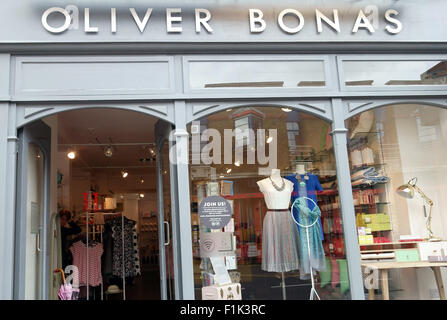 Oliver Bonas diventa primo UK high street catena per pagare salari, Londra Foto Stock