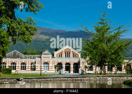 Le terme edificio a Bagneres de Bigorre, Haute Garonne, Francia Foto Stock