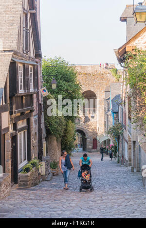 Viste intorno a Dinan nel nord-ovest della Francia luglio 2015 PHILLIP ROBERTS Foto Stock