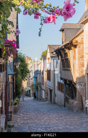 Viste intorno a Dinan nel nord-ovest della Francia luglio 2015 PHILLIP ROBERTS Foto Stock