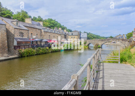 Port de Dinan sul fiume Rance, Dinan, Bretagna Francia Foto Stock