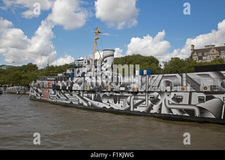 HMS Presidente ormeggiata presso il terrapieno in Londra Foto Stock