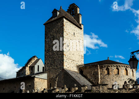 La chiesa di Saint Andre, Luz Saint Sauveur,Hautes Pirenei, Francia Foto Stock