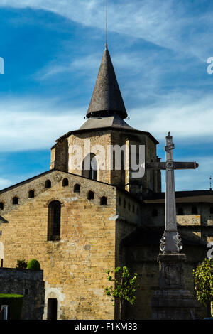 La chiesa di Saint Savin, Hautes Pirenei, Francia Foto Stock