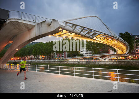 Ponte Zubizuri, Bilbao, Biscaglia, Paese Basco, Euskadi, Spagna, Europa Foto Stock