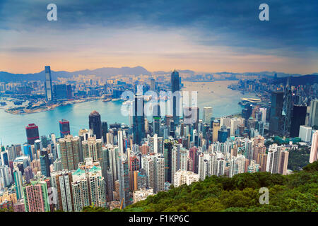 Immagine della skyline di Hong Kong vista da Victoria Peak. Foto Stock