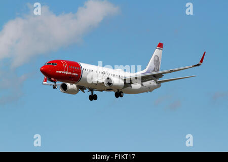 Norvegese, Boeing 737-800, LN-NGF, volo DY3197, da Stoccolma, Svezia, sull approccio finale all'aeroporto di Copenaghen, CPH, Danimarca Foto Stock