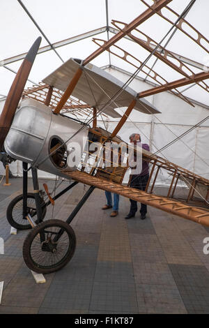 Un parzialmente restaurato Sopwith Pup biplano, visualizzato a tyntesfield Somerset Foto Stock