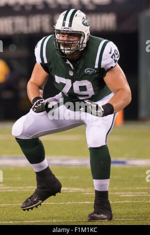 East Rutherford, New Jersey, USA. 03Sep, 2015. East Rutherford, New Jersey, USA. 3 Sep, 2015. New York getti guard Brent Qvale (79) in azione durante il gioco di NFL tra Philadelphia Eagles e il New York getti alla MetLife Stadium di East Rutherford, New Jersey./Alamy Live News Credito: Cal Sport Media/Alamy Live News Foto Stock