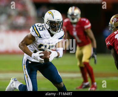 Halftime. 3 Sep, 2015. San Diego Chargers cornerback Richard Crawford (35) restituisce una intercettazione durante la NFL partita di calcio tra San Diego Chargers e San Francisco 49ers a Levi's Stadium di Santa Clara, CA. Il Niners portare il caricabatterie 8-6 al tempo di emisaturazione. Damon Tarver/Cal Sport Media/Alamy Live News Foto Stock