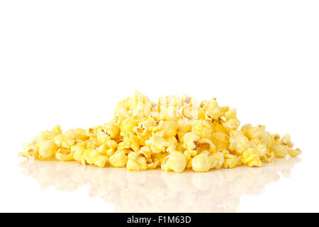 Il burro di popcorn isolati su sfondo bianco. Foto Stock