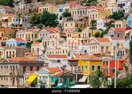 Case colorate. Symi, Grecia Foto Stock
