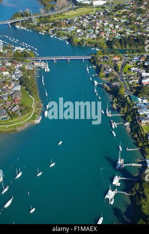 Panmure Bridge e Tamaki River, Auckland, Isola del nord, Nuova Zelanda - aerial Foto Stock