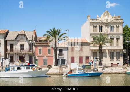 Case sul generale de Gaulle quay, Le Grau-du-Roi, Languedoc-Roussillon, Francia, Europa Foto Stock