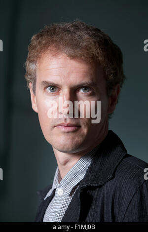 Colin Macintyre, il cantante scozzese, song-scrittore, aka Mull Historical Society, all'Edinburgh International Book Festival 2015. Edimburgo, Scozia. Foto Stock