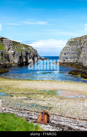 L'ingresso alla Smoo Cave in corrispondenza di Durness nella parte nord-ovest della Scozia Foto Stock