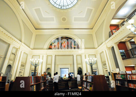 New Haven Free Public Library, New Haven, Connecticut. Lunetta murale progettato e dipinto da Bancel La Farge. Foto Stock