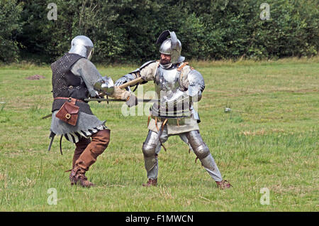 Il Castello di Herstmonceux, rievocazione battaglia assedio Fighters, Sussex, Foto Stock