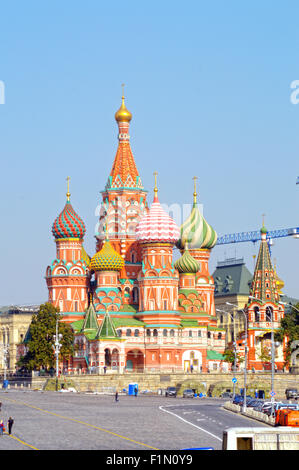 Il Cremlino di Mosca Piazza Rossa, la Cattedrale di San Basilio luce solare giorno la Russia Foto Stock