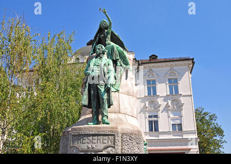 Preseren della statua con cielo blu in background, Lubiana, Slovenia Foto Stock